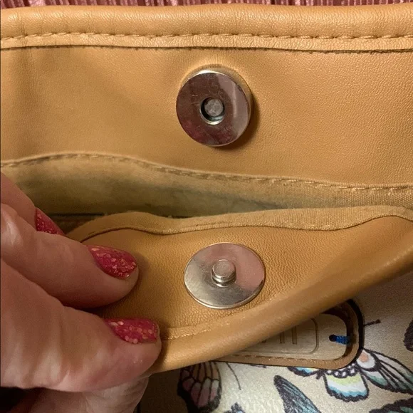 Rosetti Cream Shoulder Bag with Butterfly 🦋 Design - Picture 4 of 10